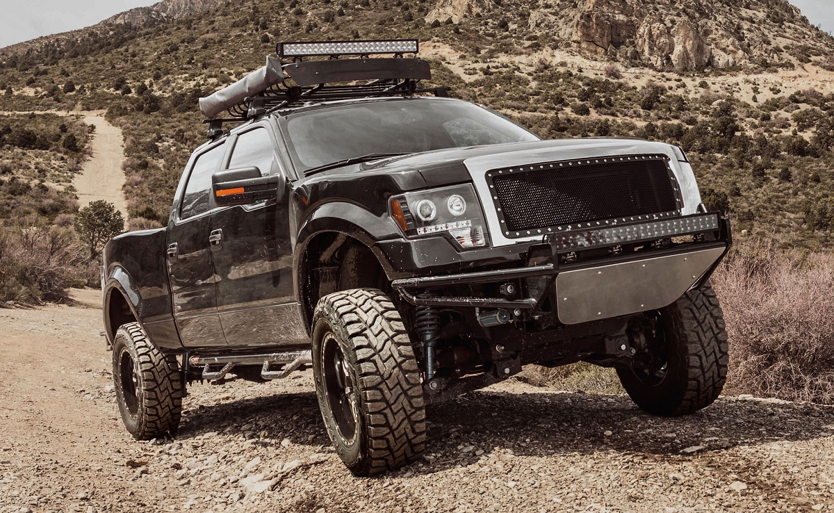 Toyo Open Country on a car