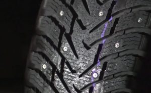 Studded tire