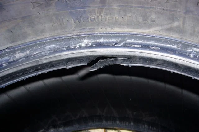 Damaged tire bead