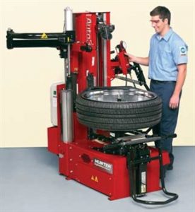 Tire mounting machine