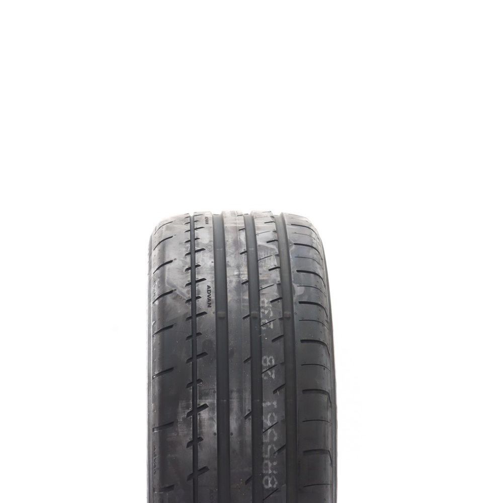 New 245/45R18 Yokohama Advan Apex V601 100Y - Image 2