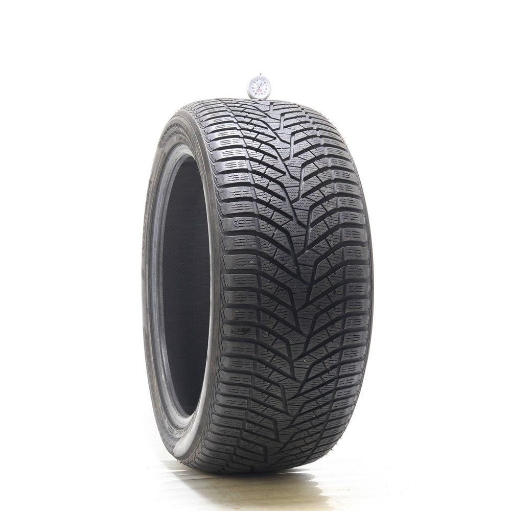 Used 295/40R21 Yokohama BluEarth Winter V905 111V - 8/32 - Image 1