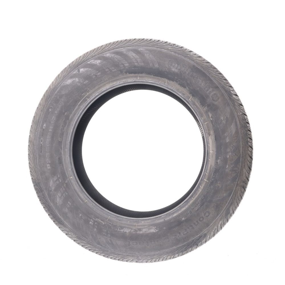Set of (2) New 235/65R17 Continental ContiProContact 103T - Image 3