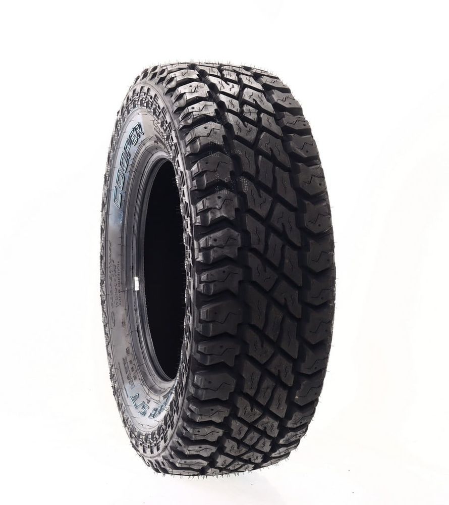 New LT 265/70R17 Cooper Discoverer S/T Maxx 121/118Q E - Image 1