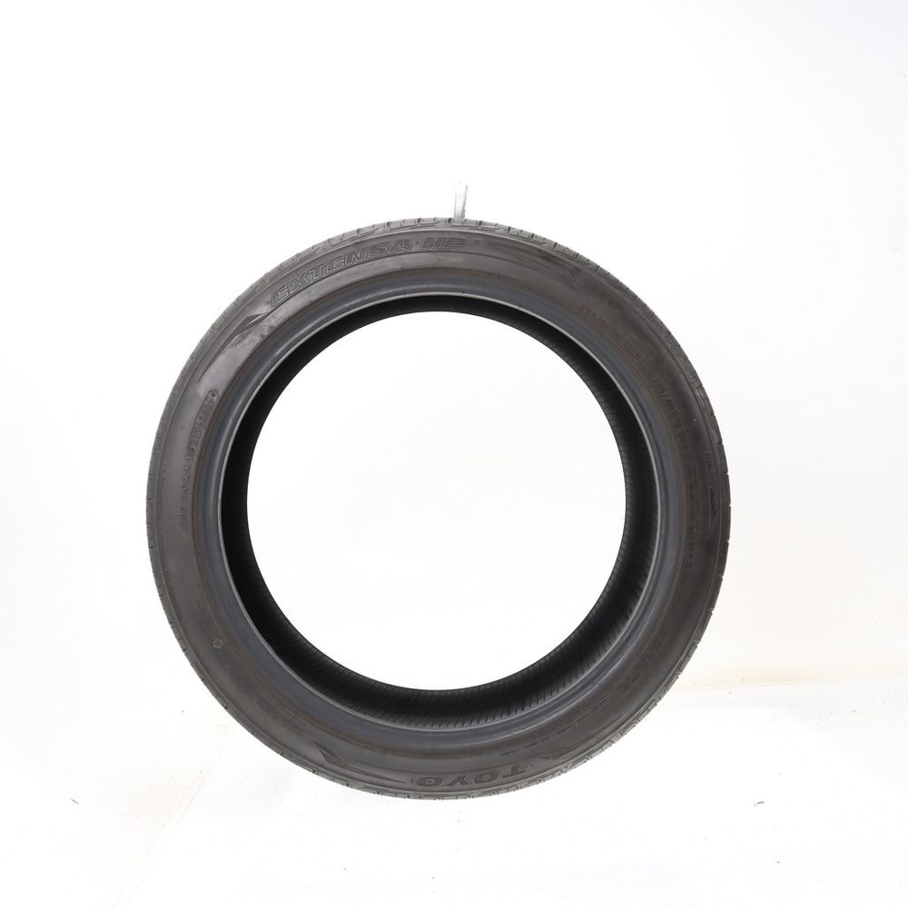 Set of (2) Used 235/40R19 Toyo Extensa HP II 96W - 8-9/32 - Image 3