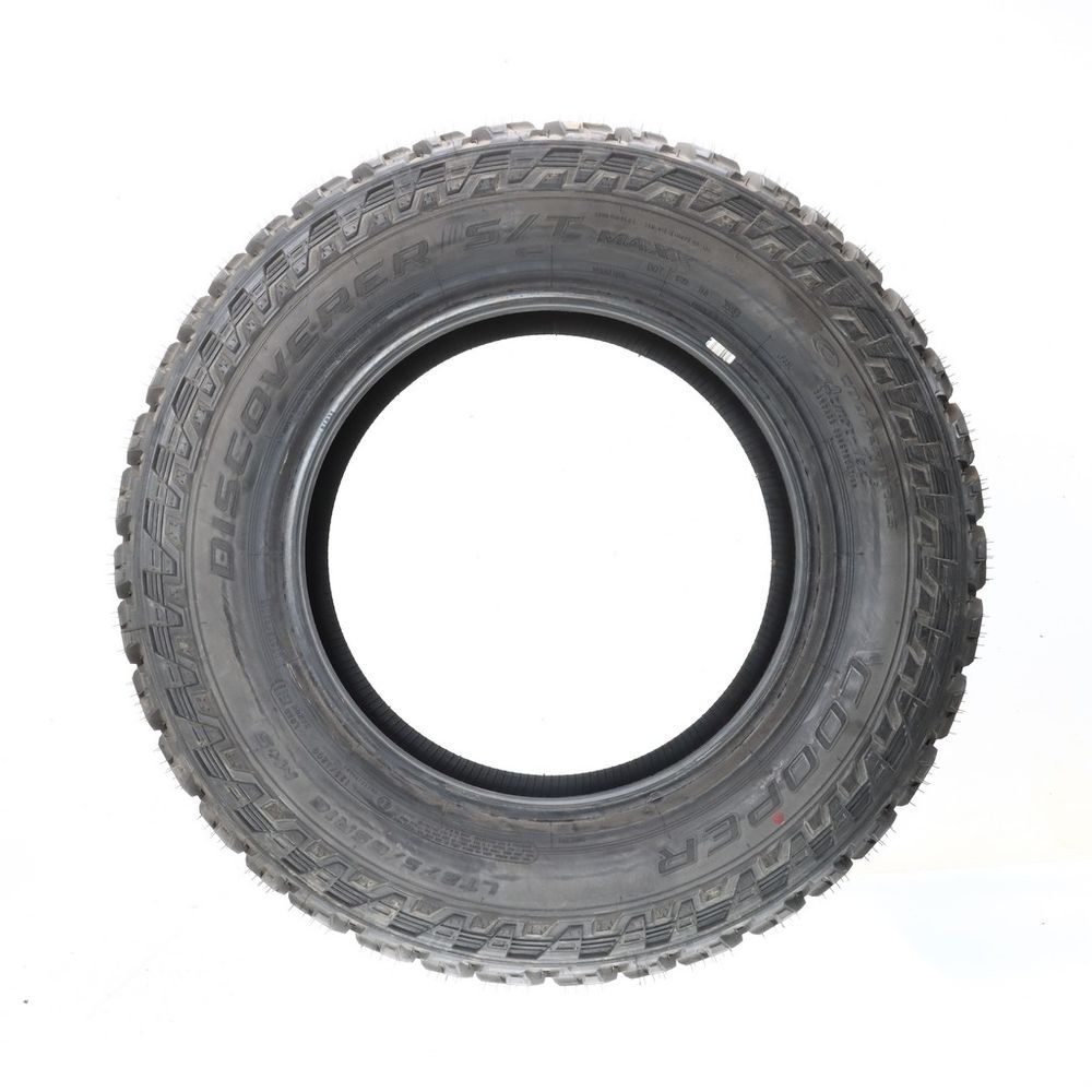 Driven Once LT 275/65R18 Cooper Discoverer S/T Maxx 123/120Q E - 18.5/32 - Image 3