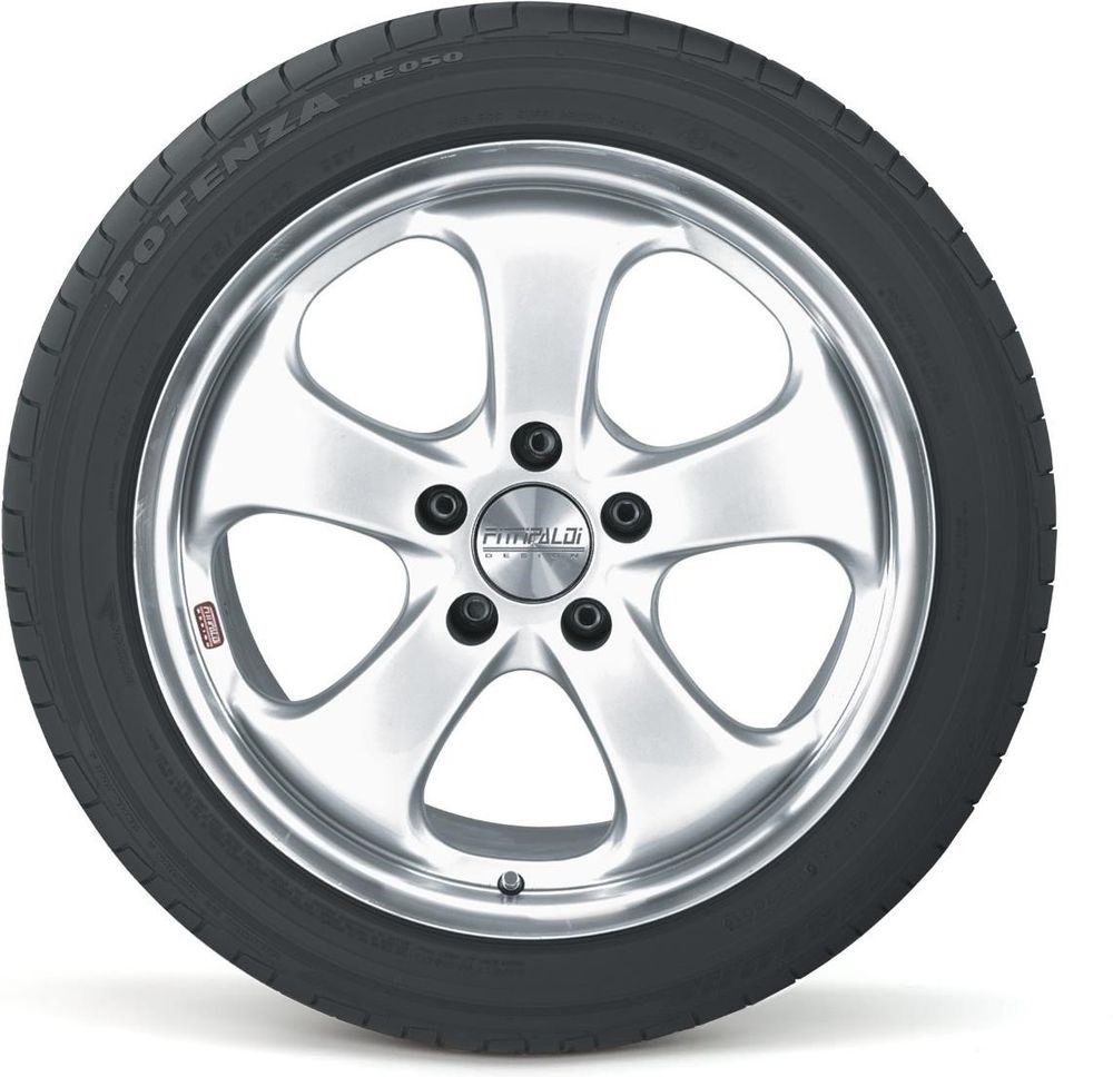 Set of (2) New P 245/40R20 Bridgestone Potenza RE050A 95W - Image 2