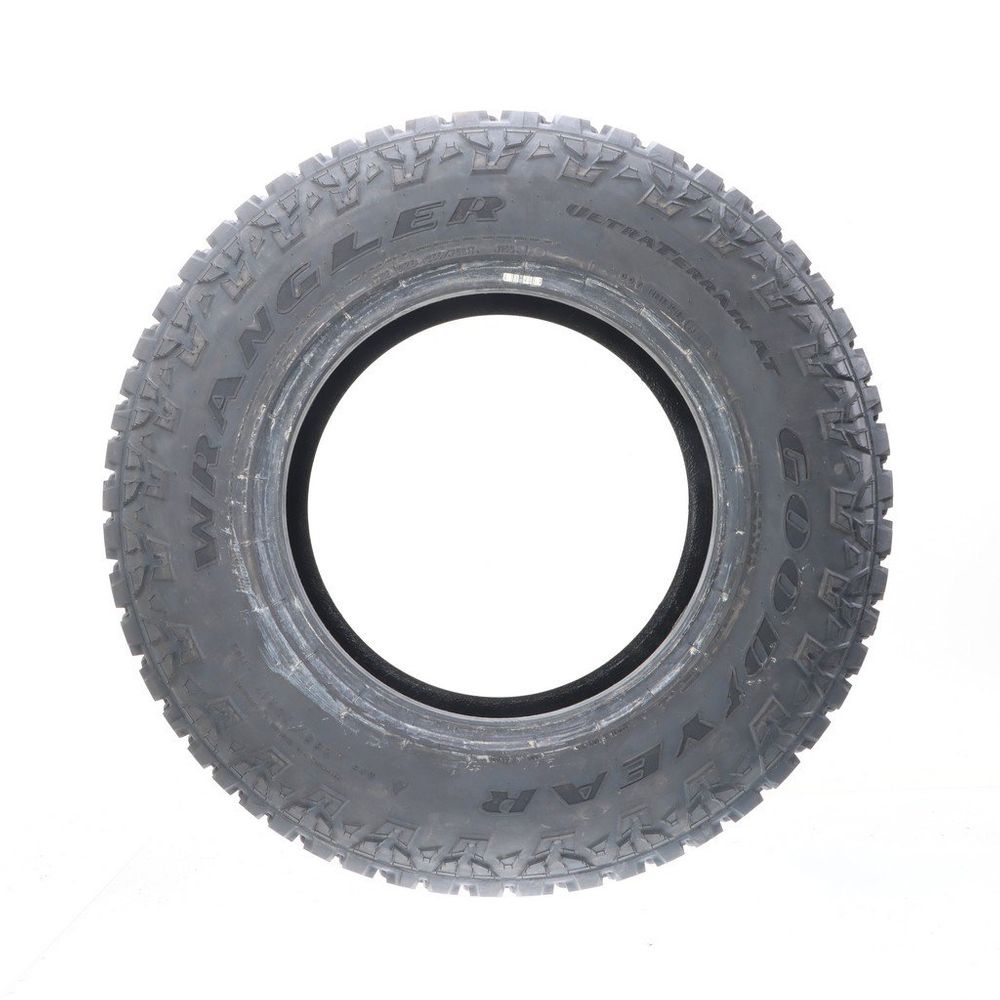 New 265/70R17 Goodyear Wrangler Ultra Terrain AT 115S - Image 3