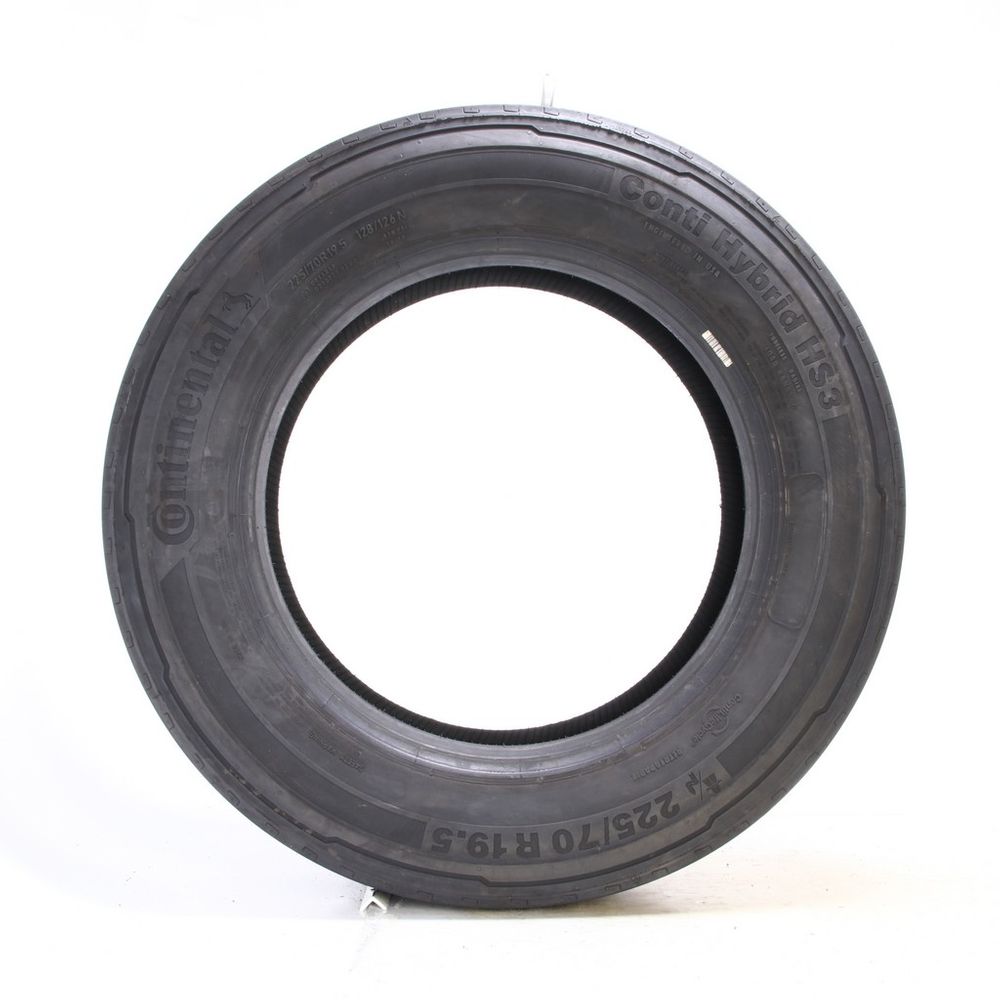 Used 225/70R19.5 Continental Conti Hybrid HS3 128/126N - 10/32 - Image 3