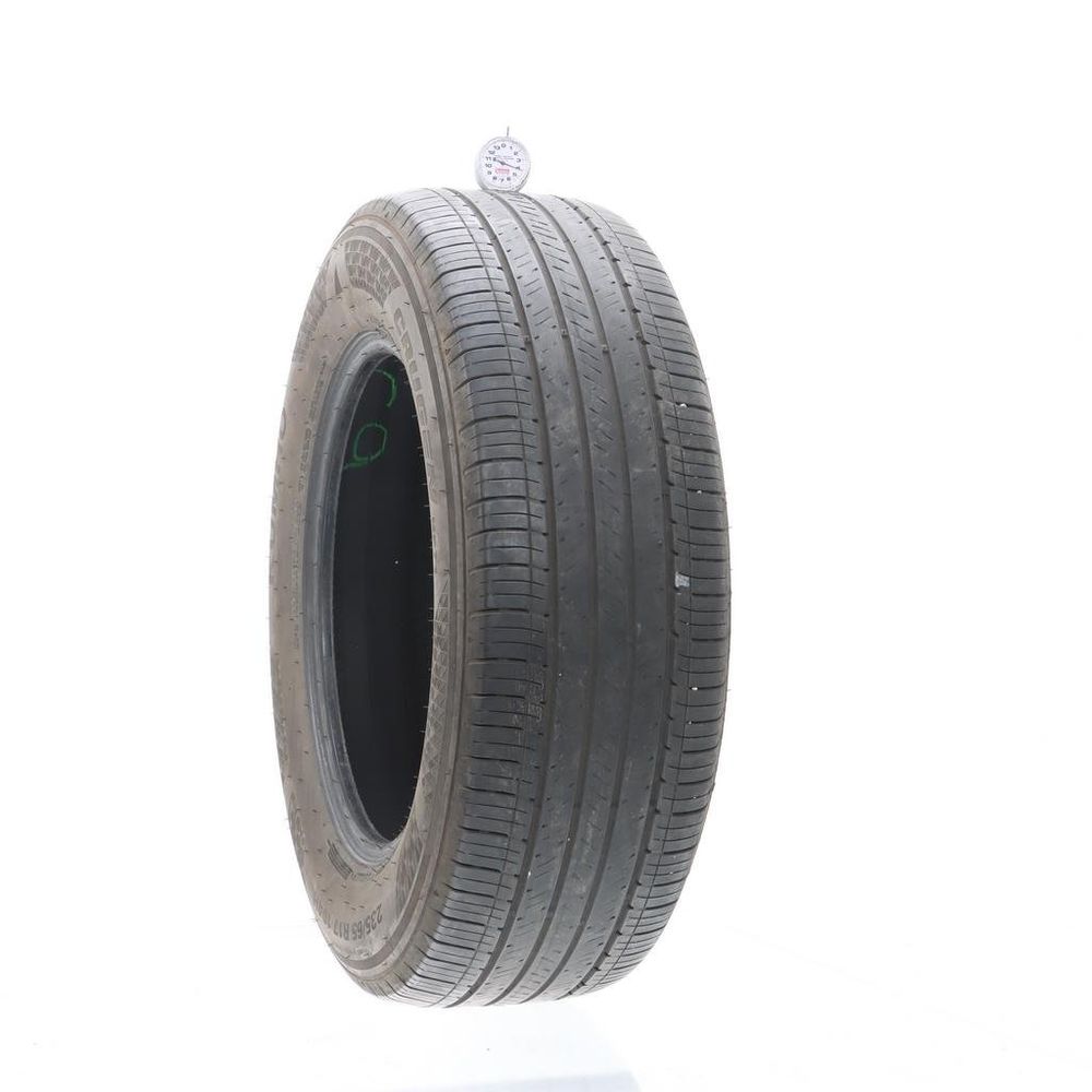 Set of (2) Used 235/65R17 Kumho Crugen HP71 104H - 4-5/32 - Image 1