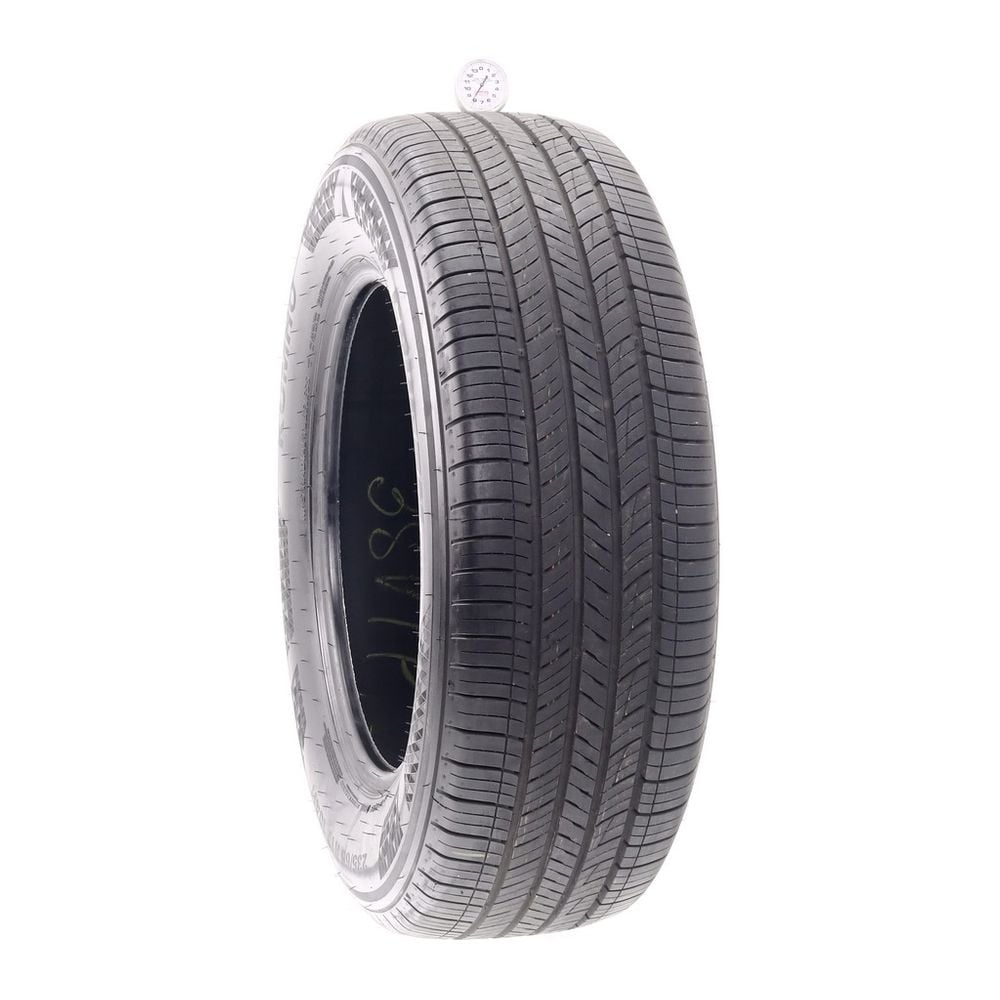 Set of (4) Used 235/65R17 Kumho Crugen HP71 104H - 7.5-8/32 - Image 4