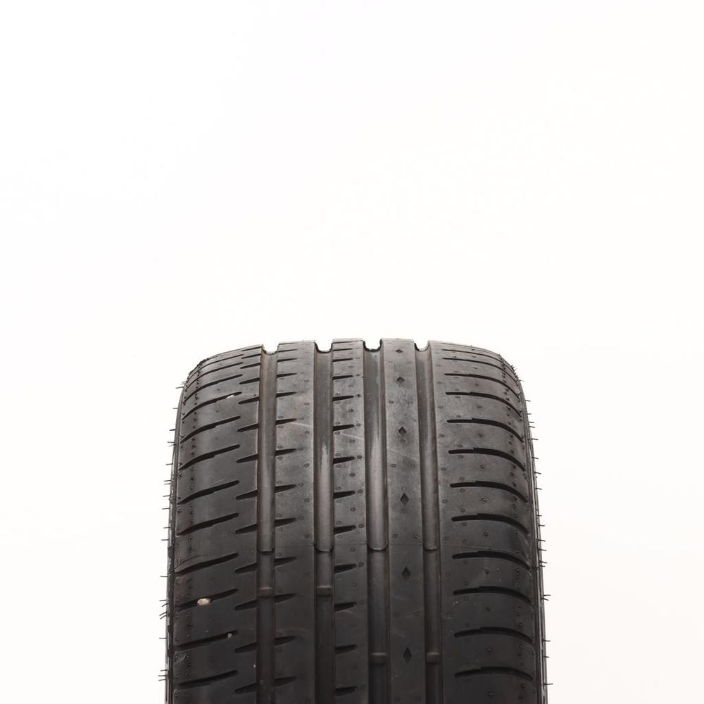 New 235/35ZR20 Accelera Phi 92Y - Image 2