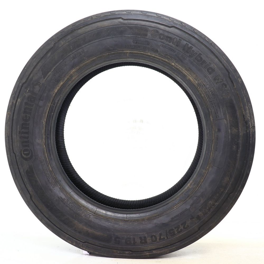 Used 225/70R19.5 Continental Conti Hybrid HS3 128/126N - 14/32 - Image 3