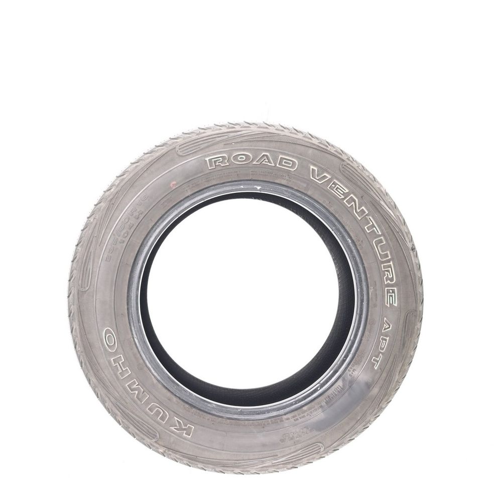 Used 235/60R16 Kumho Road Venture APT 104H - 8.5/32 - Image 3