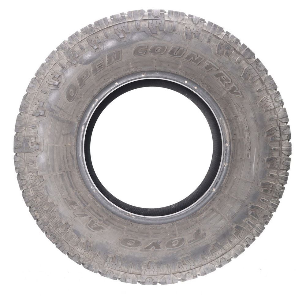 Used LT 35X12.5R17 Toyo Open Country A/T II Xtreme 121R E - 11/32 - Image 3