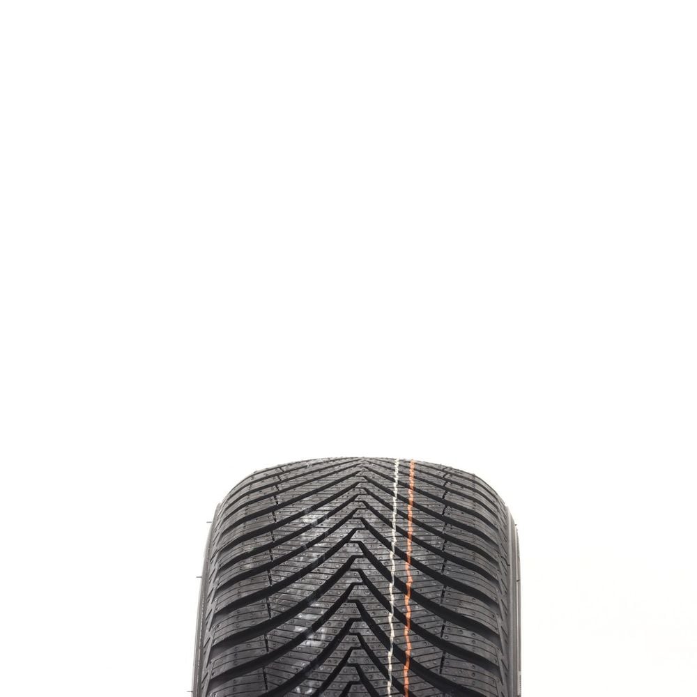 Set of (4) New 195/60R15 Kumho Solus 4S HA32 92V - Image 2