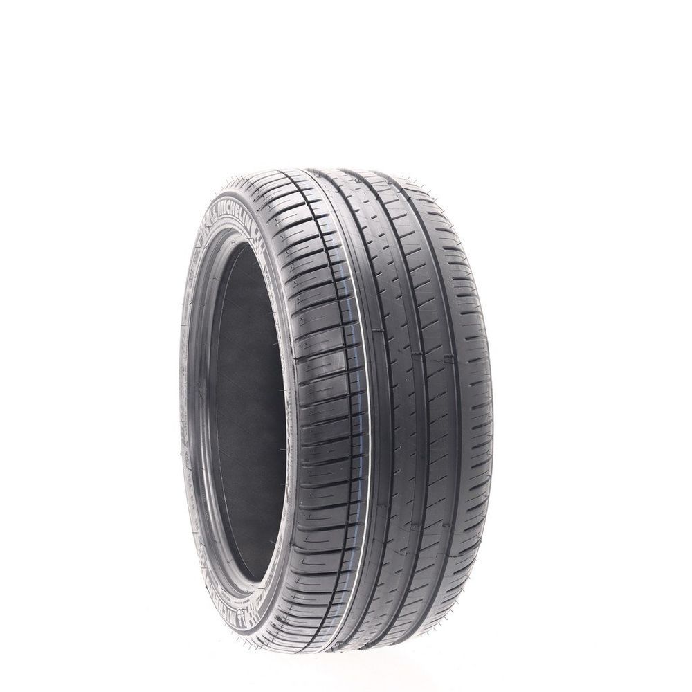 Set of (4) New 255/40ZR18 Michelin Pilot Sport 3 MO1 99Y - Image 1
