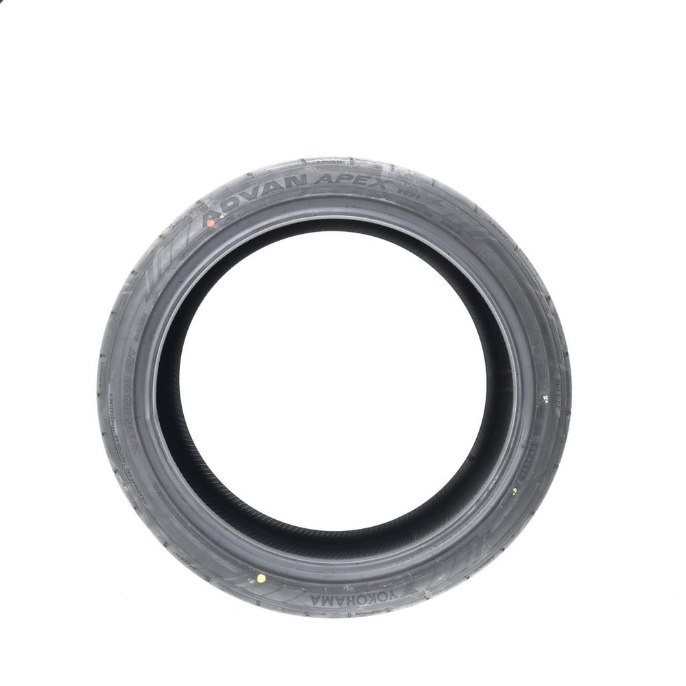 New 245/40R20 Yokohama Advan Apex V601 99Y - Image 3