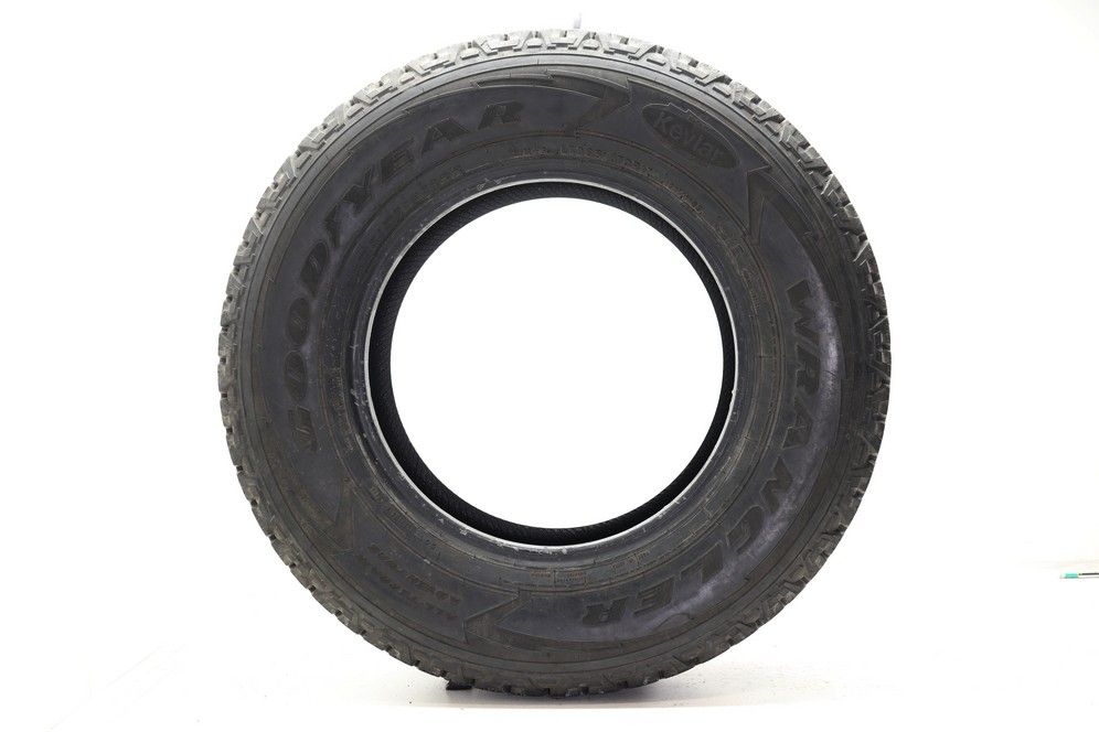 Set of (2) Used LT 265/70R17 Goodyear Wrangler All-Terrain Adventure Kevlar 121/118S - 11.5-12/32 - Image 6
