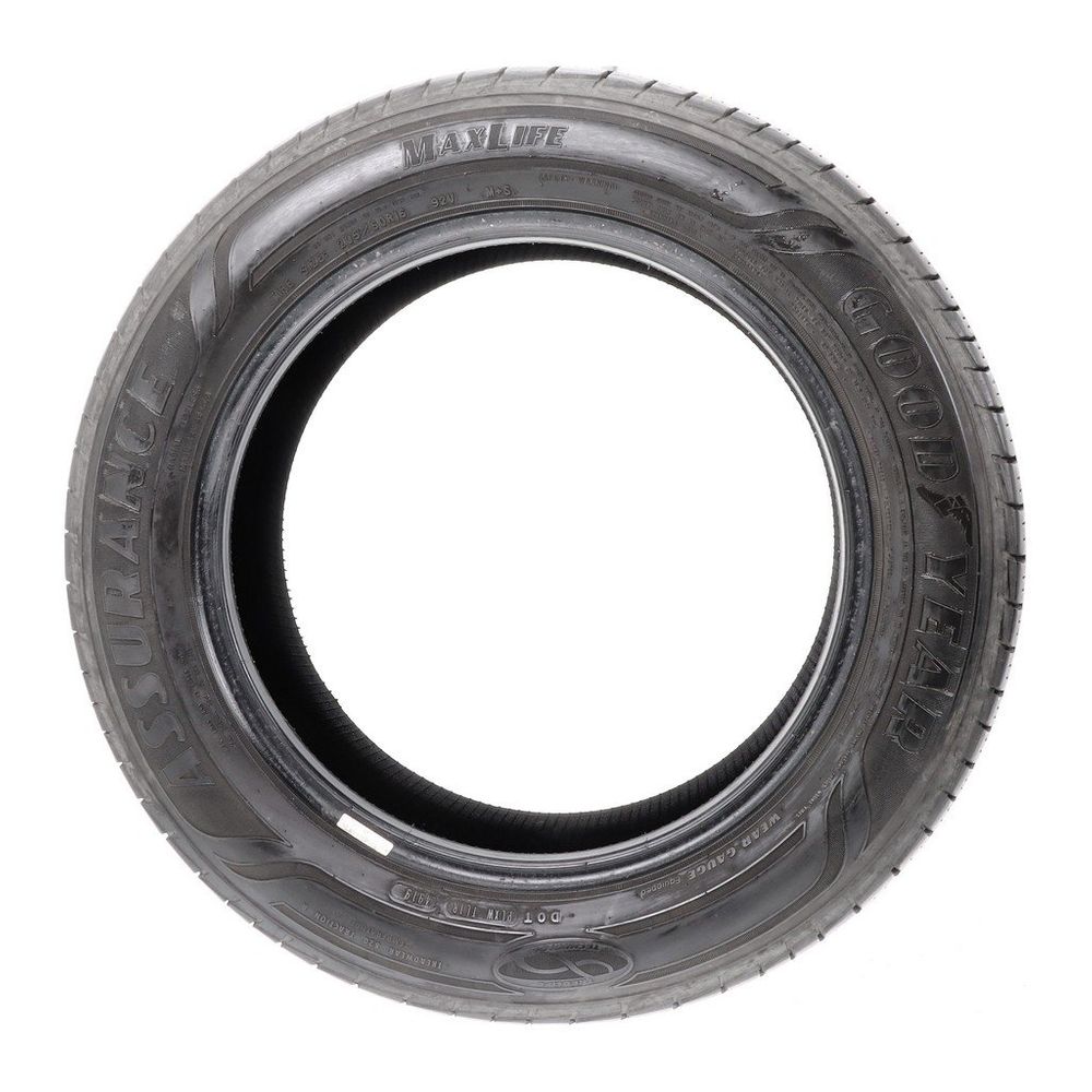 Set of (2) Used 205/60R16 Goodyear Assurance MaxLife 92V - 7.5-8.5/32 - Image 6