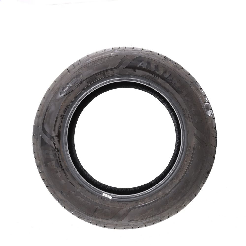 Set of (2) Used 235/65R18 Goodyear Assurance MaxLife 106V - 10.5-12/32 - Image 6
