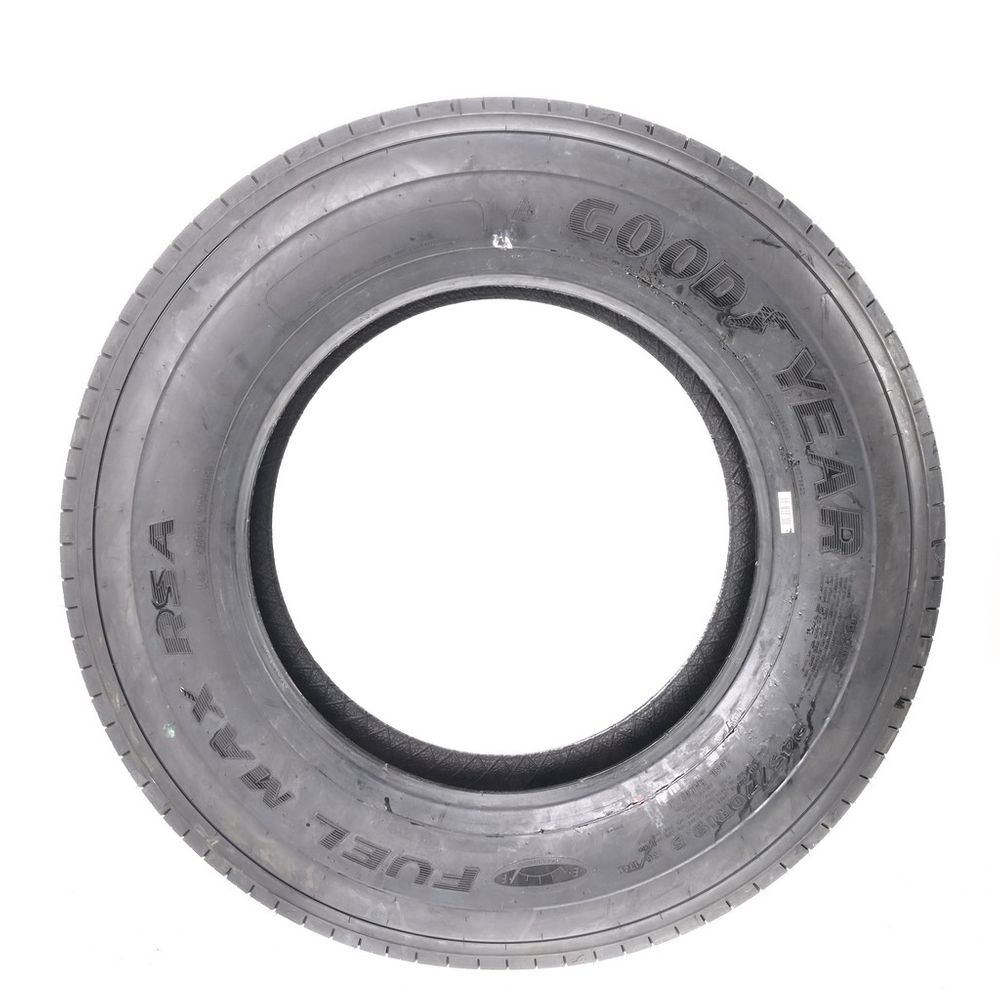 Driven Once 245/70R19.5 Goodyear Fuel Max RSA 136/134M - 17/32 - Image 3
