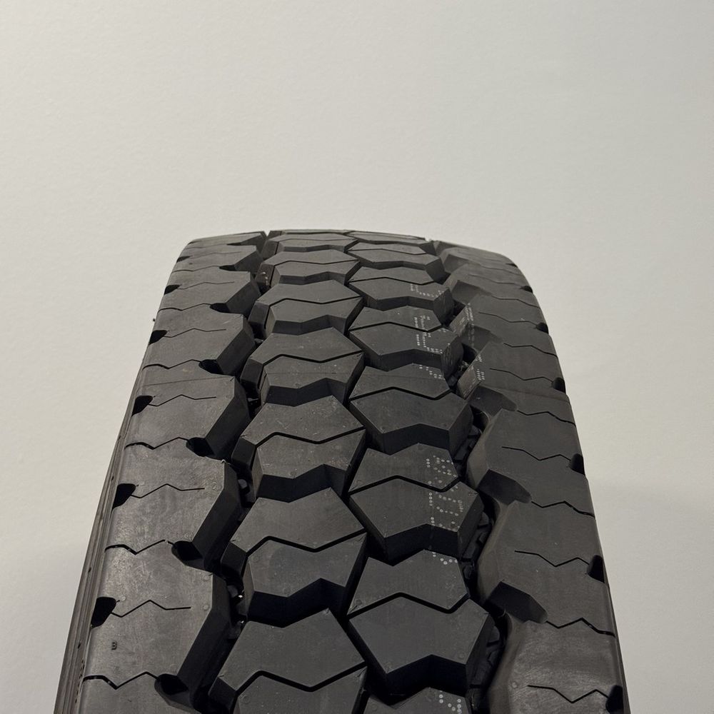 New 11R24.5 General Ameri Steel D460 146/143L - Image 2