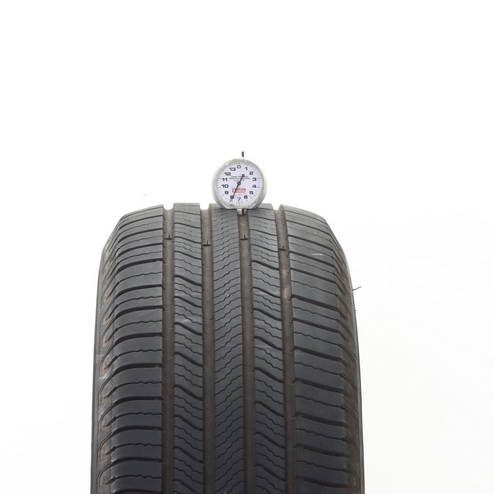 Set of (2) Used 235/65R17 Michelin Defender 2 104H - 7-8/32 - Image 5