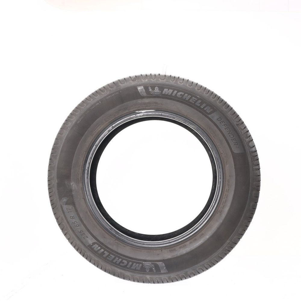 Set of (2) Used 235/65R17 Michelin Defender 2 104H - 9.5-10/32 - Image 3