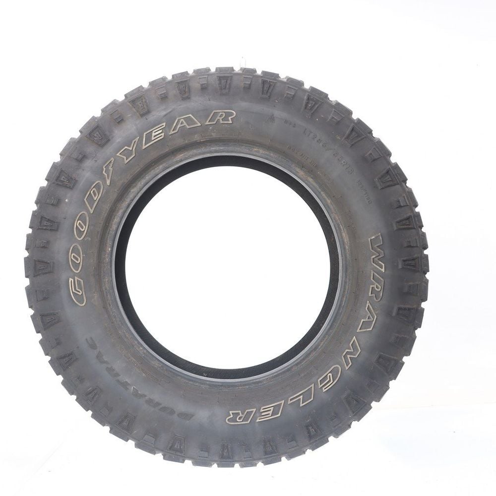 Set of (2) Used LT 285/65R18 Goodyear Wrangler Duratrac 121/118Q - 7.5-8/32 - Image 3