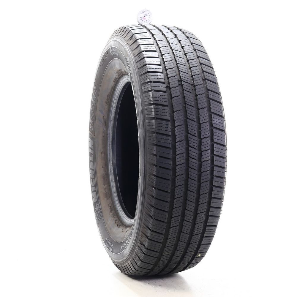 Set of (2) Used 255/75R17 Michelin Defender LTX M/S 115T - 8.5-9/32 - Image 4