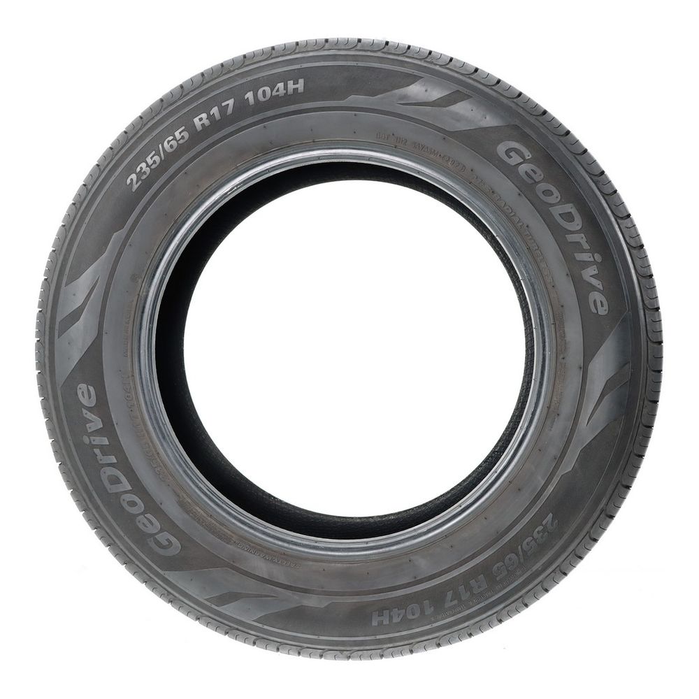 Set of (2) Used 235/65R17 GeoDrive KH16 104H - 8-8.5/32 - Image 3