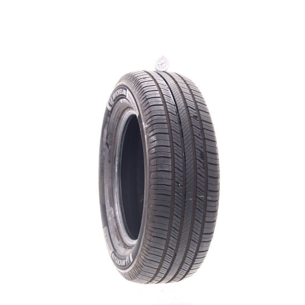 Set of (4) Used 235/65R17 Michelin Defender 2 104H - 9.5-10.5/32 - Image 1
