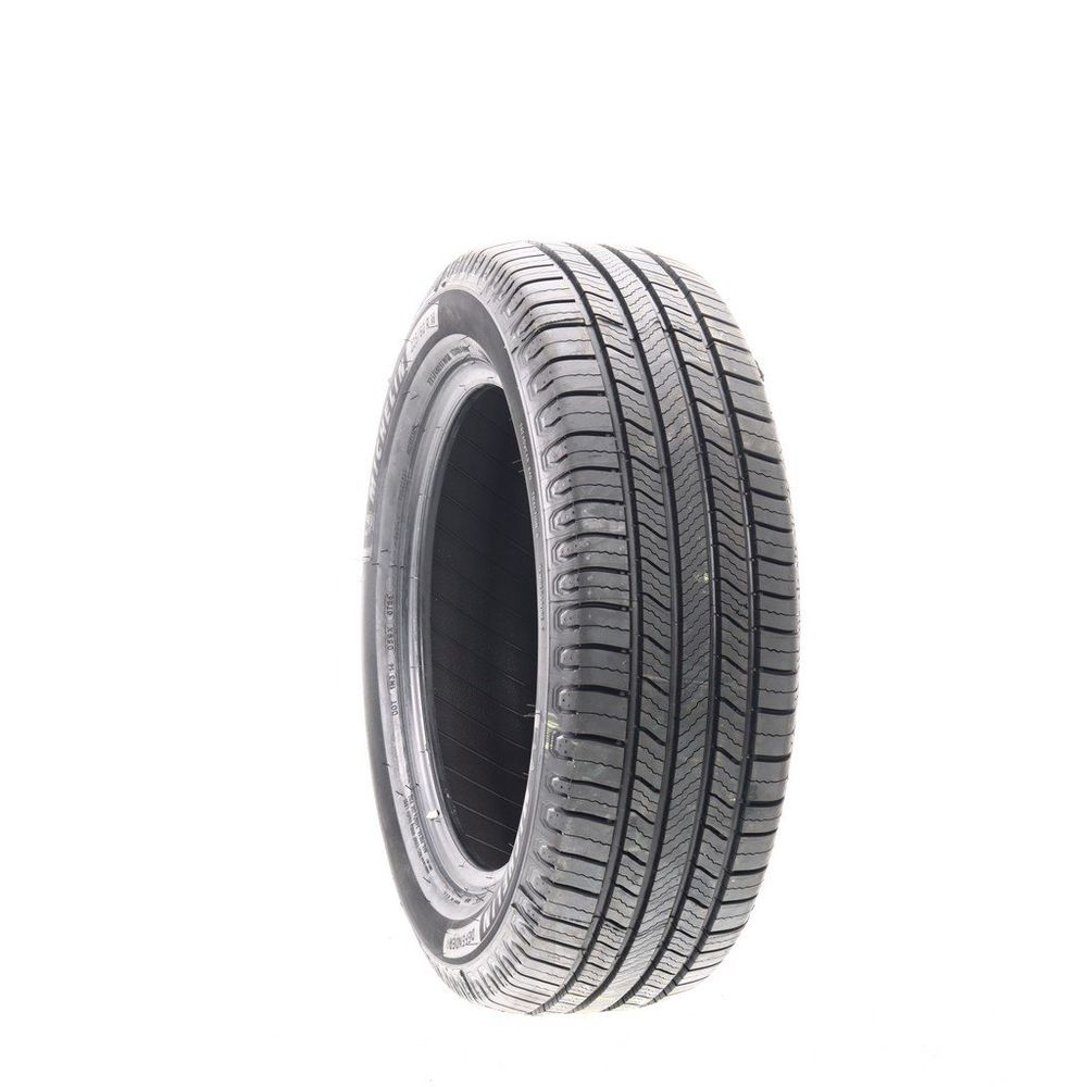 Set of (2) New 225/60R18 Michelin Defender 2 104H - Image 1
