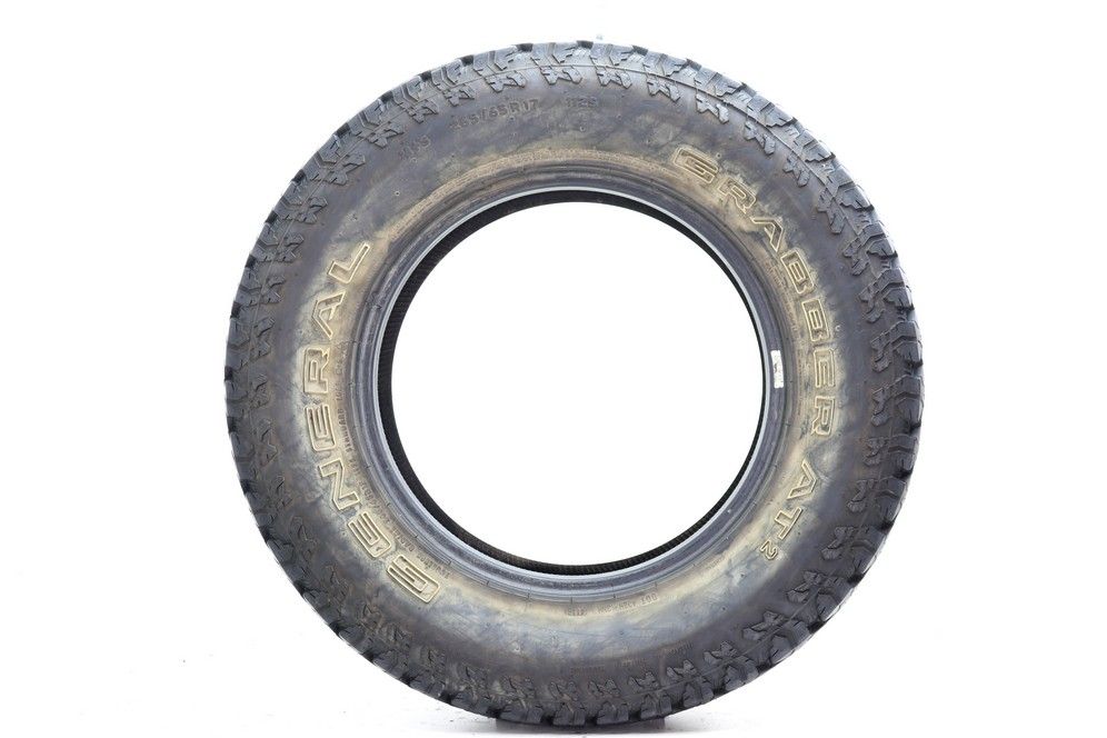 Used 265/65R17 General Grabber AT2 112S - 10/32 - Image 3