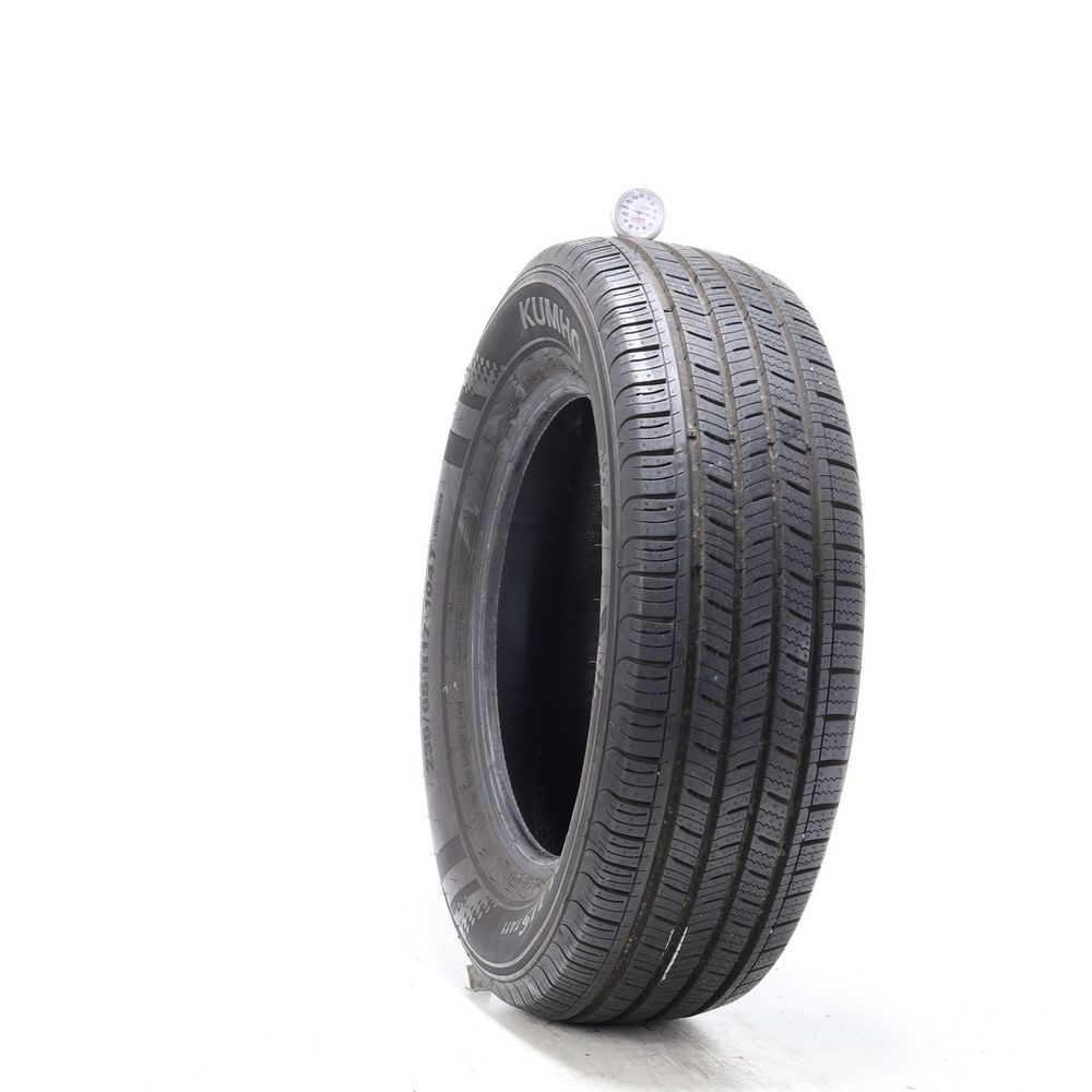 Set of (2) Used 235/65R17 Kumho Solus TA11 104T - 9-10.5/32 - Image 4