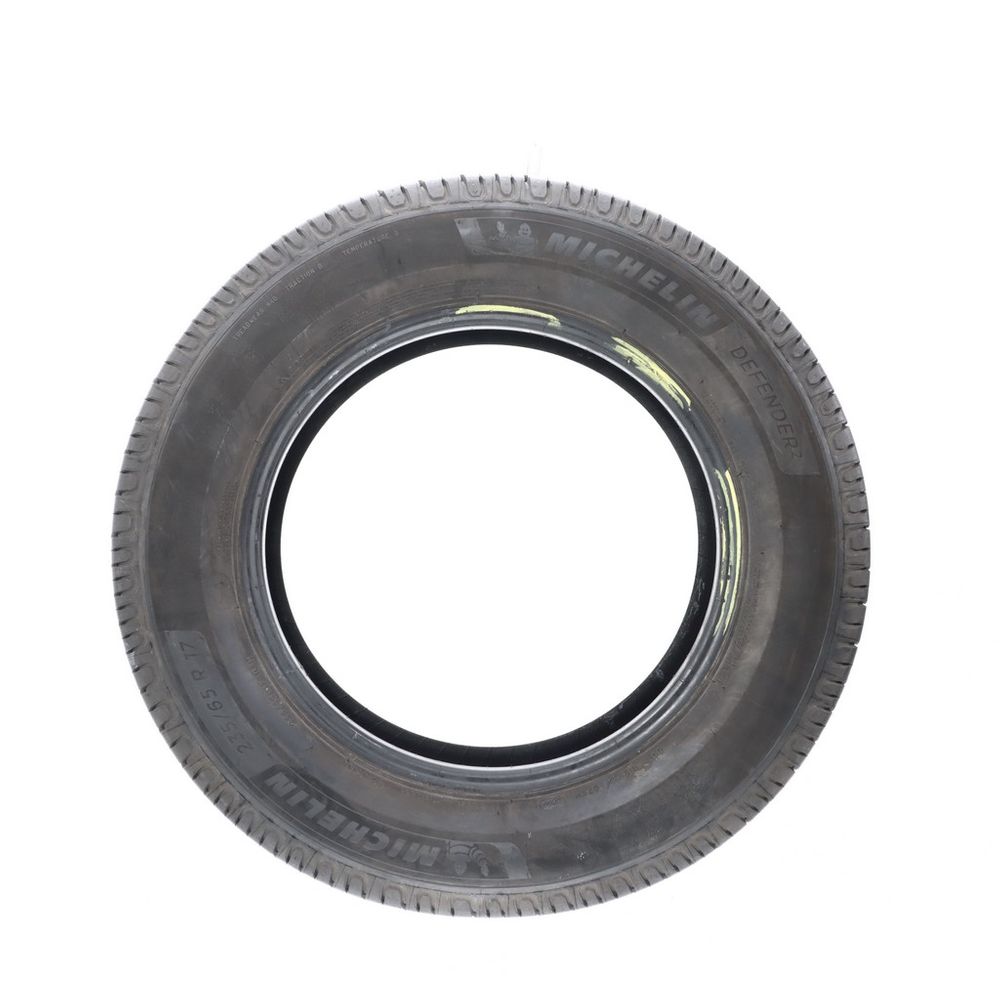 Used 235/65R17 Michelin Defender 2 104H - 10/32 - Image 3