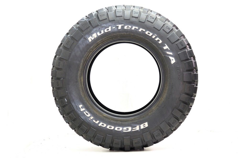 Driven Once LT 265/75R16 BFGoodrich Mud-Terrain T/A KM2 123/120Q - 17/32 - Image 3