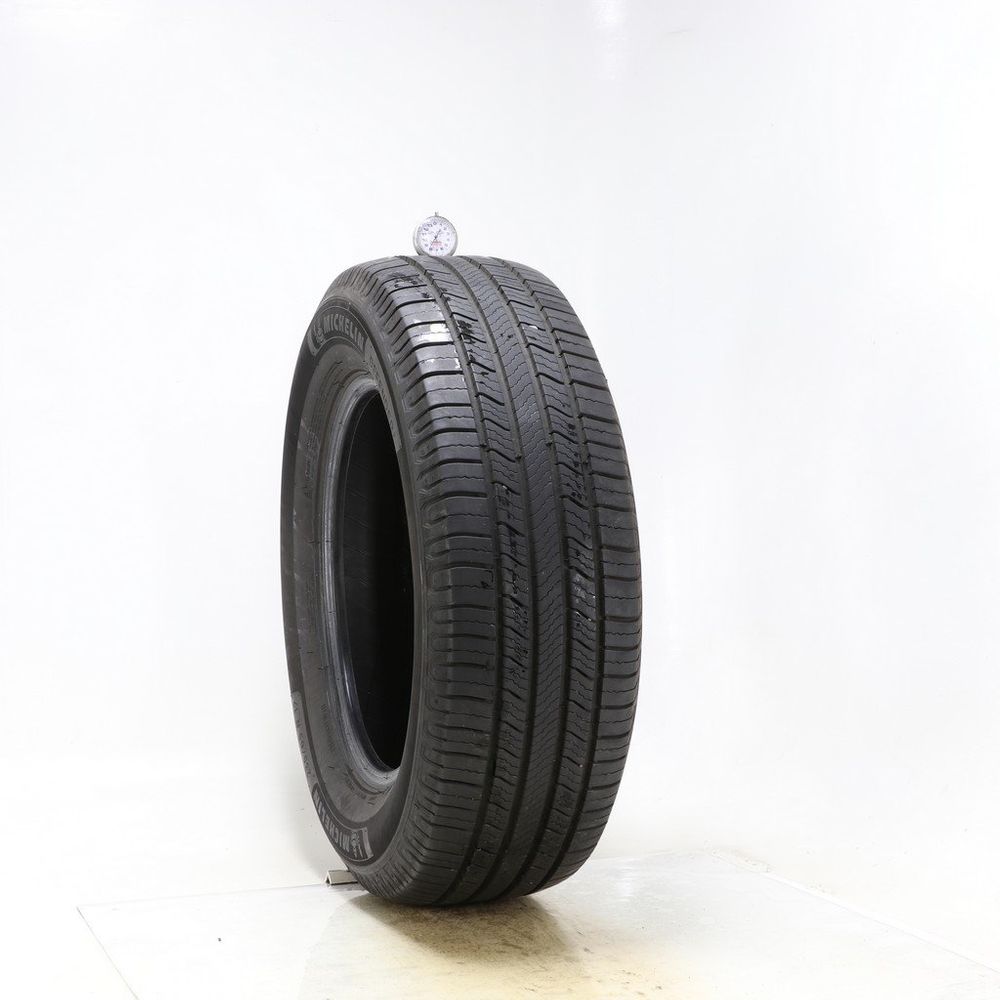 Set of (4) Used 235/65R17 Michelin Defender 2 104H - 8-9.5/32 - Image 1