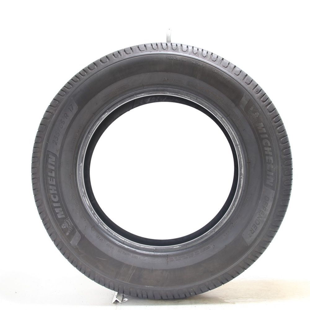 Set of (4) Used 235/65R17 Michelin Defender 2 104H - 8-9.5/32 - Image 9