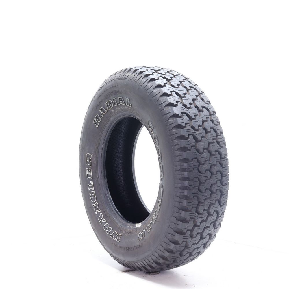 Driven Once 235/75R15 Goodyear Wrangler Radial 105S - 13.5/32 - Image 1