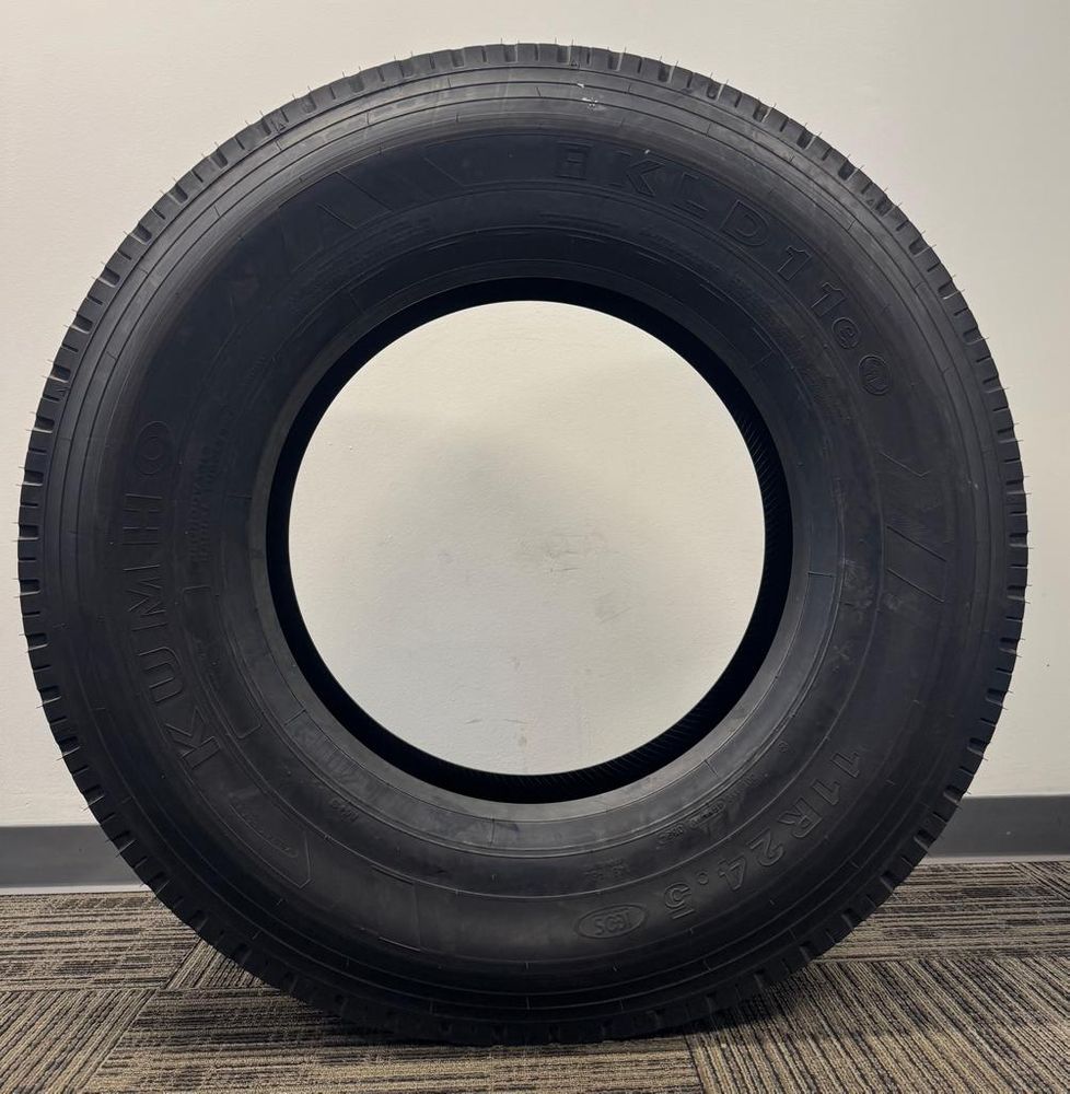 New 11R24.5 Kumho KLD11e 149/146L - Image 3