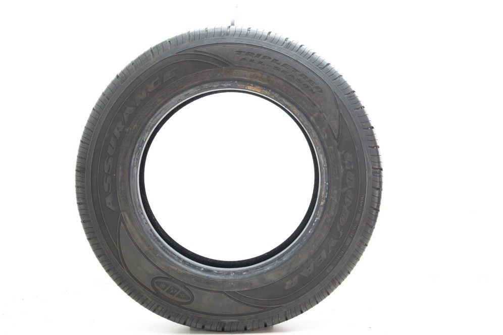 Used 215/65R16 Goodyear Assurance Tripletred AS 98T - 10/32 - Image 3