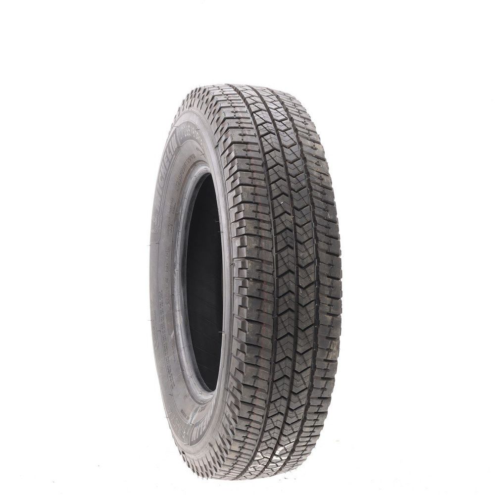 Set of (2) New LT 235/80R18 Michelin Primacy XC 121/118R E - Image 1