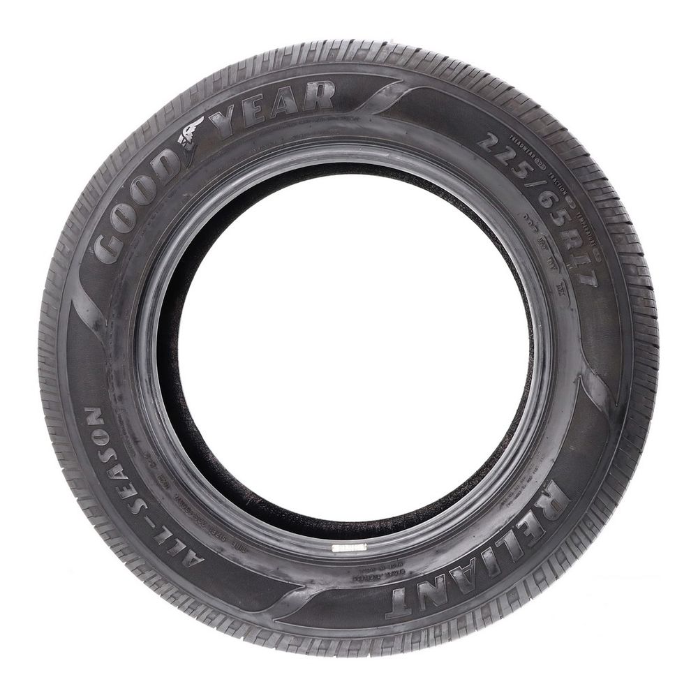 Set of (2) Used 225/65R17 Goodyear Reliant All-season 102H - 5.5-6.5/32 - Image 6