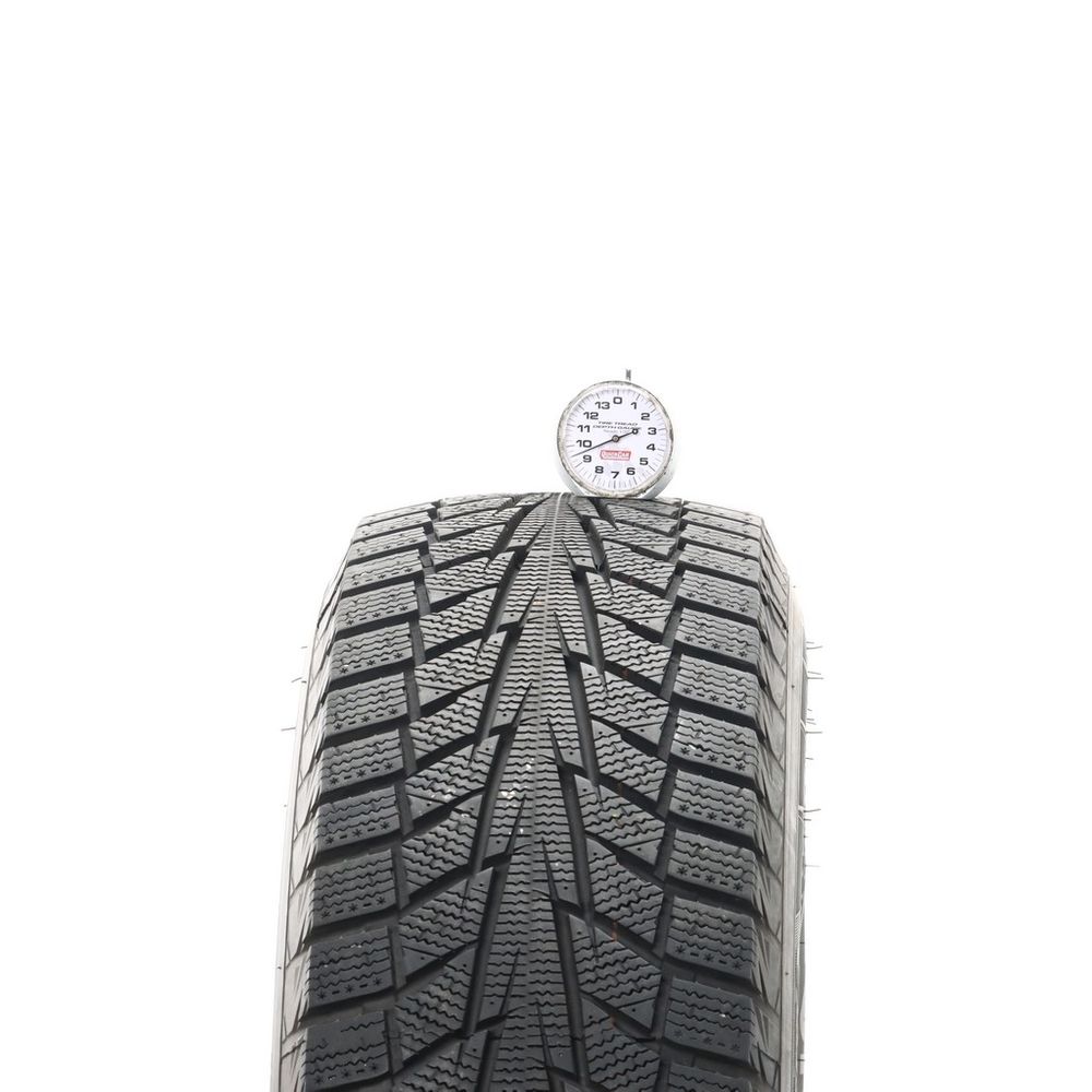 W616 Used 205/70R15 Hankook Winter iCept iZ2 W616 96T - 9.5/32 | Utires