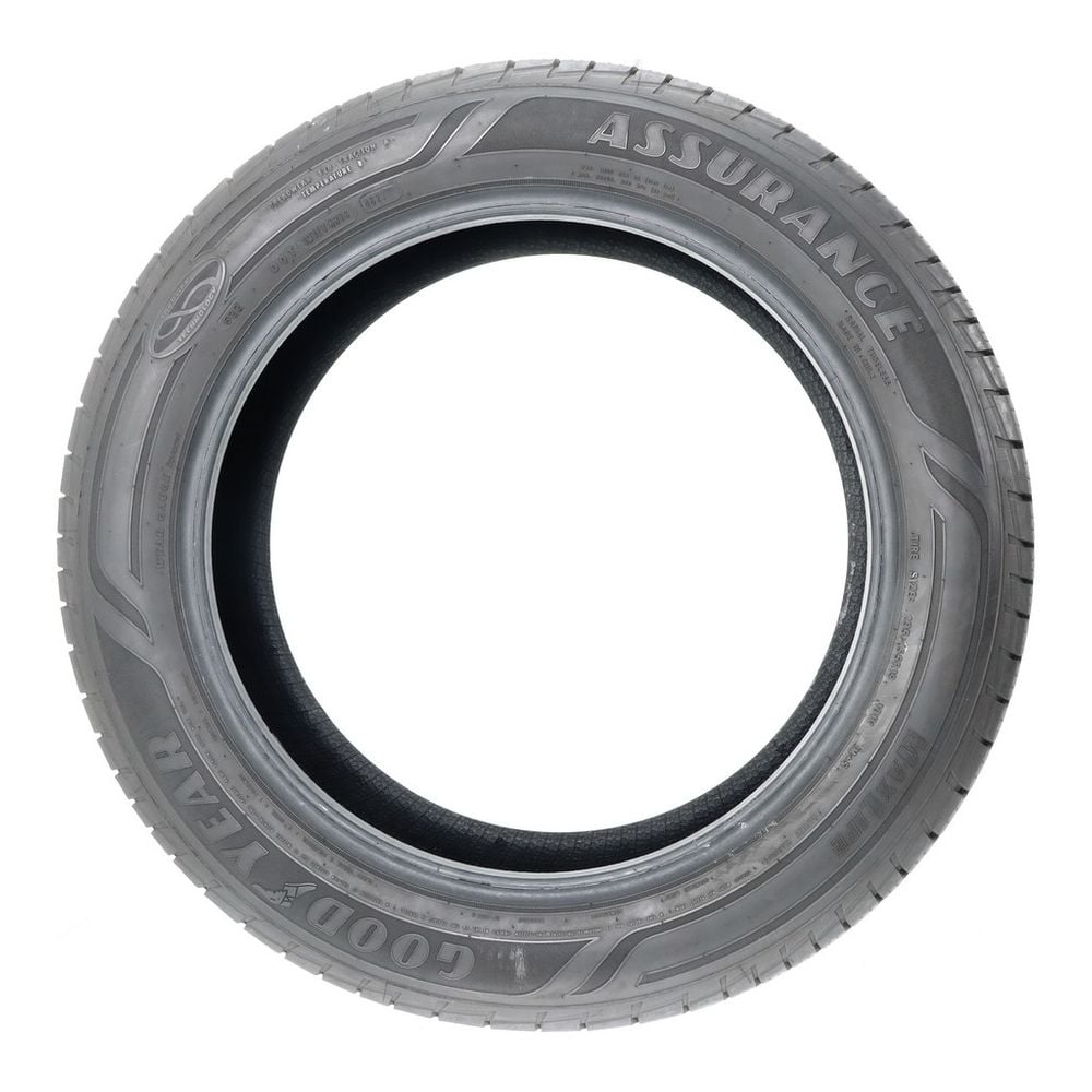 Set of (4) Used 235/55R19 Goodyear Assurance MaxLife 101V - 10.5-12/32 - Image 3