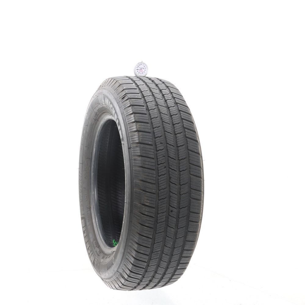 Set of (2) Used 235/65R17 Michelin Defender LTX M/S 104T - 9-10/32 - Image 4