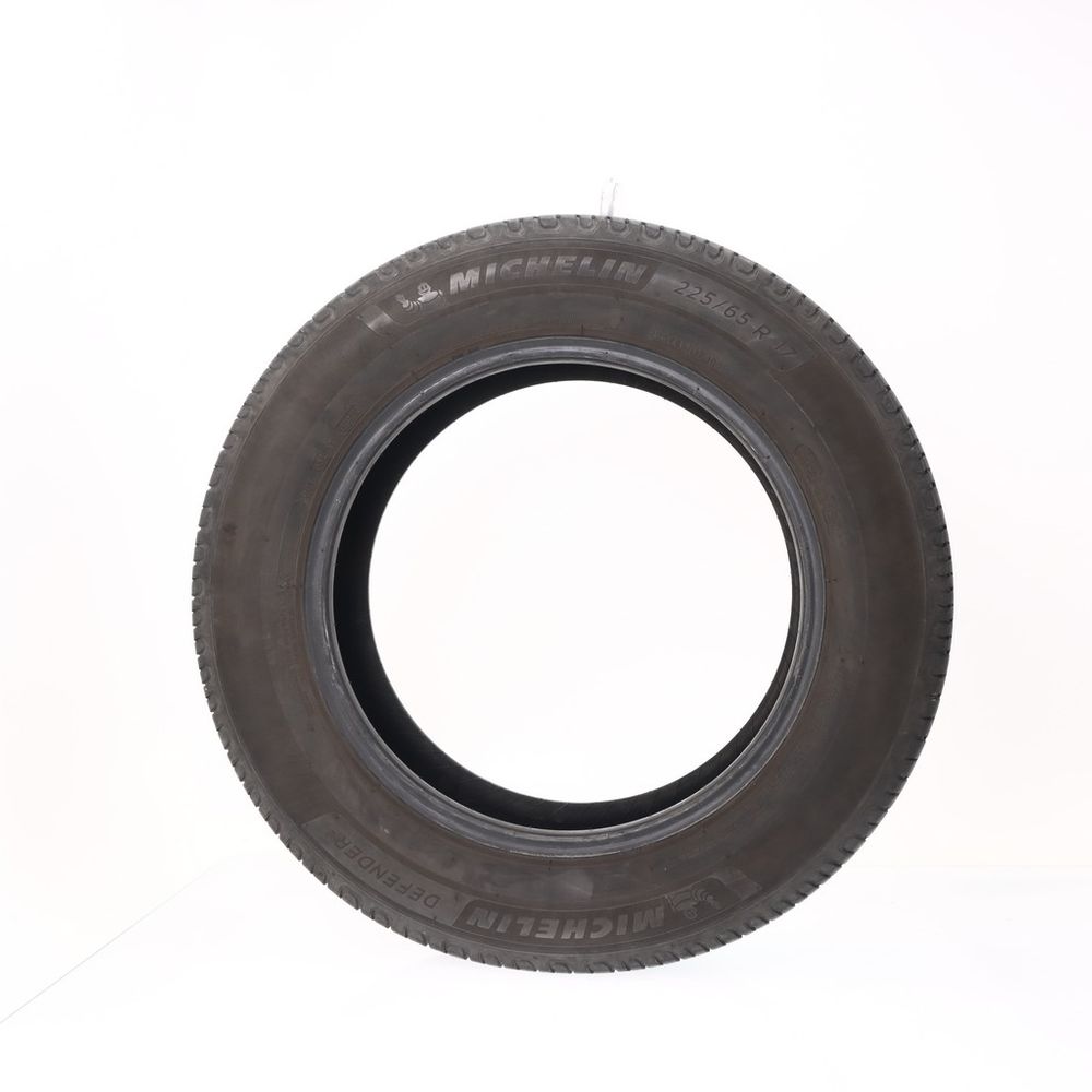 Used 225/65R17 Michelin Defender 2 102H - 6.5/32 - Image 3
