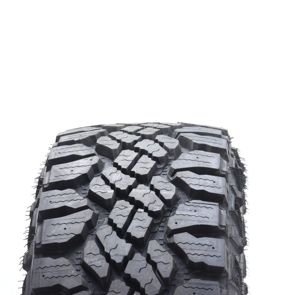 New LT 265/70R17 Goodyear Wrangler Duratrac 121/118Q - 15/32 | Utires